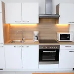 Apartment Uma *