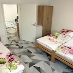 Uma * Izola
