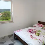 Apartment Uma Izola