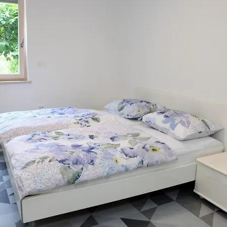 Uma Apartman
