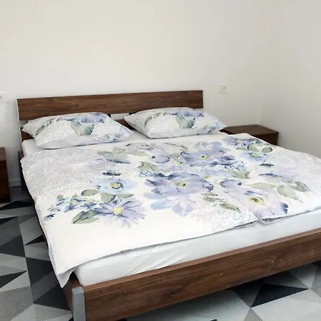 Apartman Uma *