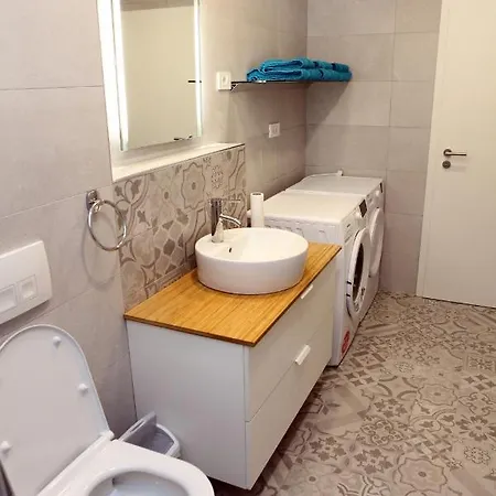 Uma Apartman